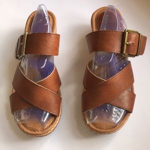 BØC vegan wedge sandal size 9 M